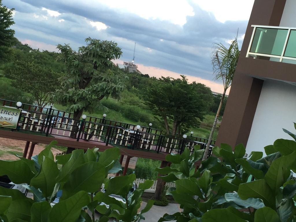 Por-Ho Boutique Hotel Nakhonratchasima Rum bild