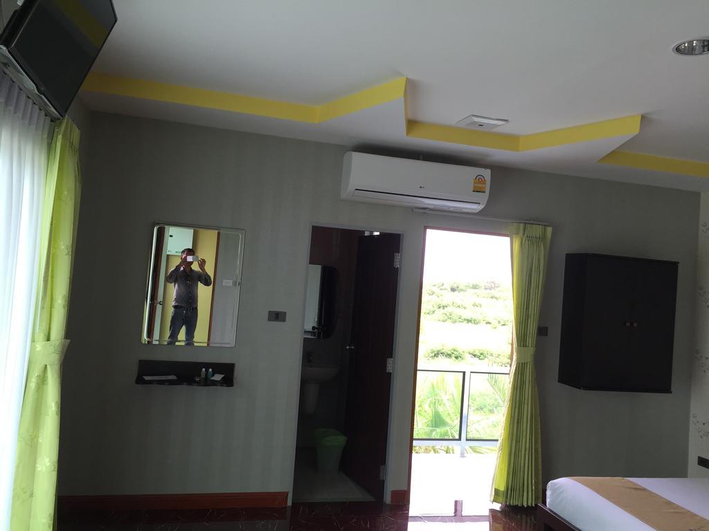 Por-Ho Boutique Hotel Nakhonratchasima Rum bild