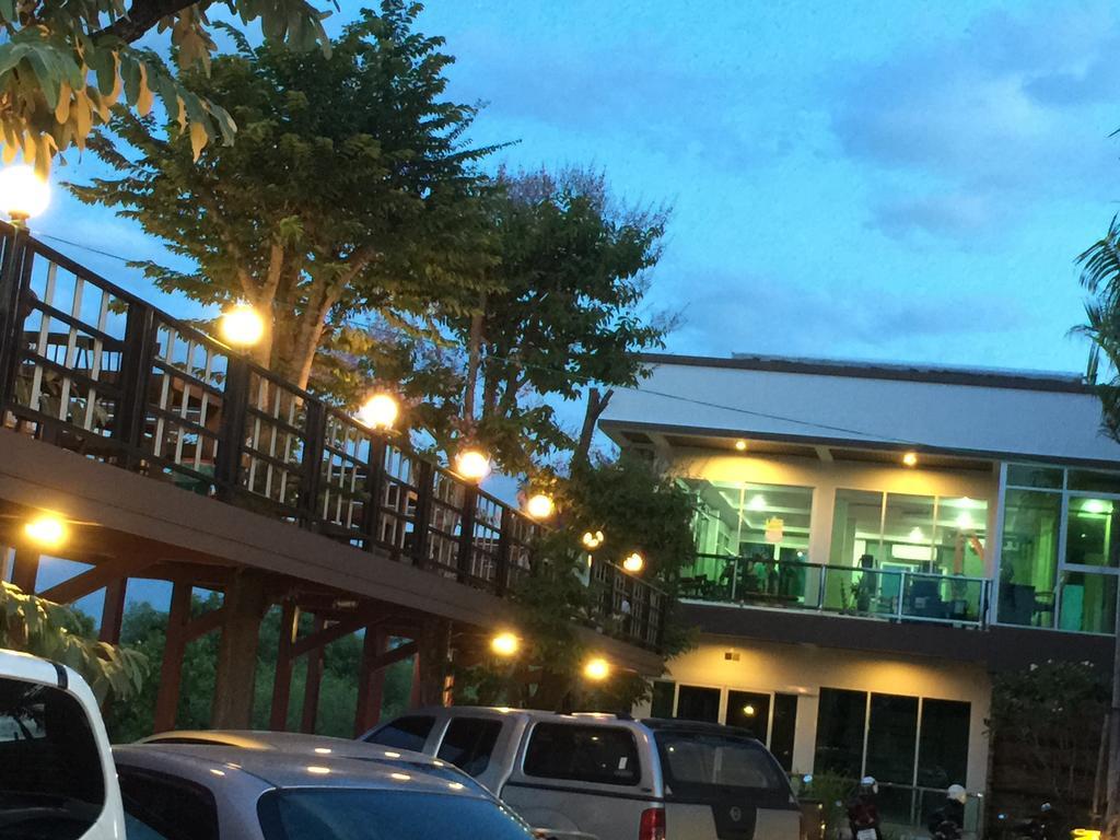 Por-Ho Boutique Hotel Nakhonratchasima Rum bild
