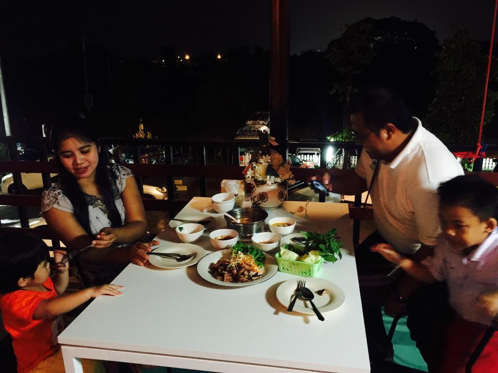 Por-Ho Boutique Hotel Nakhonratchasima Exteriör bild