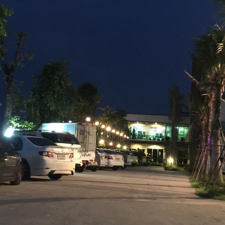 Por-Ho Boutique Hotel Nakhonratchasima Exteriör bild